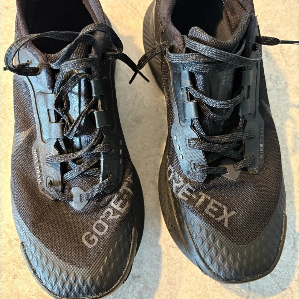 Nike Pegasus Trail 4 GORE-TEX Black Waterproof Men's Running Shoes - Picture 2 of 4